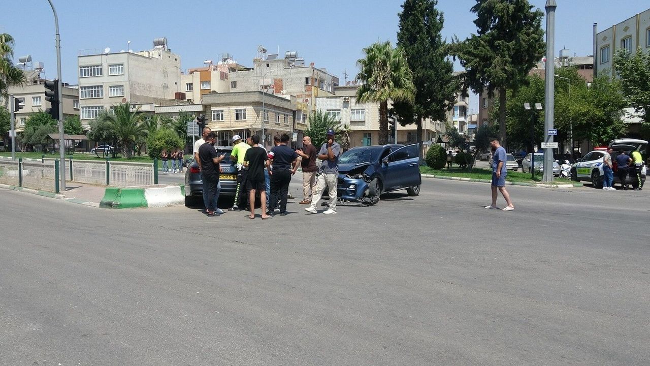 İki otomobil çarpıştı: 4 yaralı