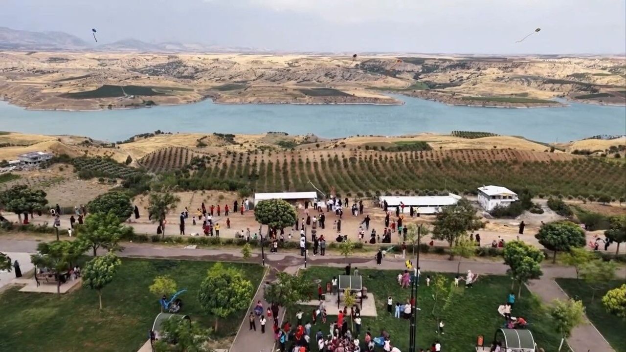 Uçurtmalar Gazze'deki çocuklar için havalandı