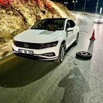Çukura giren araçların lastikleri patladı