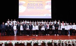 Niğde’de aşçılık bölümü öğrencileri önlük giydi