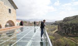Niğde’nin cam terası manzarasıyla ziyaretçilerin ilgisini çekiyor