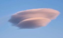 Niğde’de semalarında UFO görünümlü bulutlar