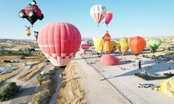 Kapadokya'da balonların görsel şöleni