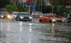 Adana'yı 'süper hücre' vurdu