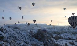 Hem kar, hem de balonlar görsel şölen oluşturdu