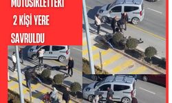 Kaza Sonrası Motosiklettekiler Yola Savruldu