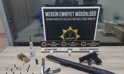 U*yuşturucu operasyonunda yakalandılar silah ve uyuşturucu çıktı