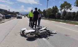 Parçalanan bisikletini bırakmamak için direndi