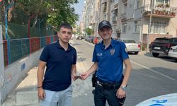 Yolda bulduğu paraları polis teslim etti