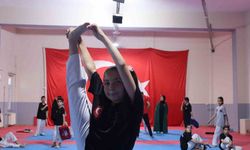 Hobi olarak başladığı tekwondoda şampiyon oldu