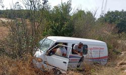 Panelvan araç şarampole uçtu: 2 yaralı