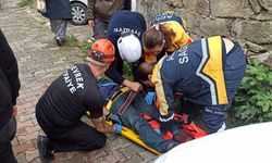 Freni boşalan otomobil adama çarptı