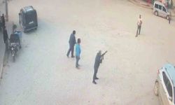 Kendisine silah doğrultan adamın üzerine yürüyüp bıçakla öldü *rdü