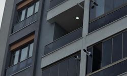 Belediye başkanının makam aracının üzerine düştü