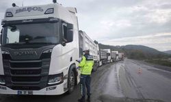 Jandarmadan tır ve kamyonlara branda denetimi
