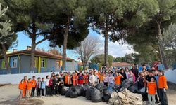 Öğrencilerden örnek çevre temizliği etkinliği