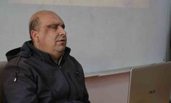 Göz teması olmasa da gönül bağı kurup öğretiyorlar