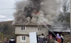 Çıkan ev yangını söndürüldü