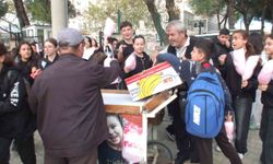 Ölen kardeşi için pamuk şekeri hayrı yaptı