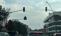 Niğde’de AVM yoluna trafik ışığı koyuldu