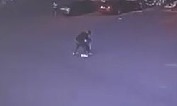 Boşanma aşamasındaki eşini sokak ortasında 12 yerinden bıçakladı