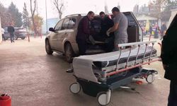 Devrilen suntaların altında kalan işçi yaralandı