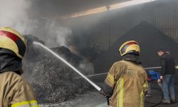 Metal geri dönüşüm fabrikasında yangın paniği