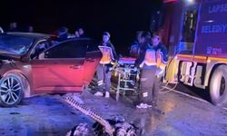 2 otomobil çarpıştı: 5 ölü, 1 yaralı