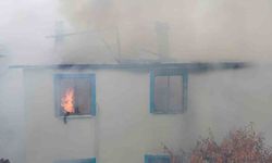 Alev alev yanan ev kullanılmaz hale geldi