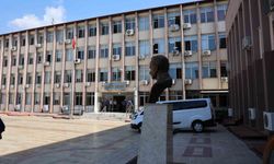 Eğlence mekanının önünde çıkan silahlı ve bıçaklı kavganın şüphelileri adliyeye sevk edildi