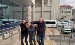 'Eşime neden baktın' diyen adamı bıçaklayarak öldürdü