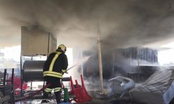 Evin çatı katı alevlere teslim oldu