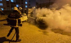 Hafif ticari araç yandı