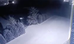 Kontrolden çıkan tır bariyerlere çarptı: Kaza anı kamerada