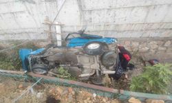 Otomobil drenaj kanalına uçtu: 3 yaralı