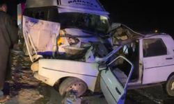 Minibüs ile otomobil çarpıştı:1 ölü