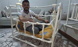 Tesisatçıdan borudan beşik: İçine girip test etti, viral oldu