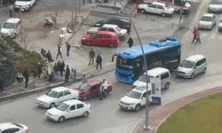 Niğde’de hastane önünde maddi hasarlı kaza