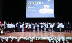 Niğde’de aşçılık öğrencileri beyaz önlüklerini giydi