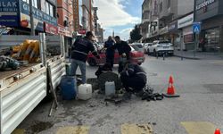 Niğde’de kanalizasyon bakımı trafiği etkiledi