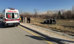 Niğde’de otomobil tarlaya uçtu