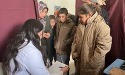 Mobil sağlık timleri, köy köy gezerek sağlık dağıtıyor