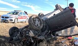 Takla atan otomobilin sürücüsü yaralandı