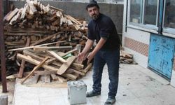 Benzinle ateş yakmak istedi, az daha kendi yanıyordu