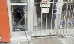 Bıçakçı dükkanının camı kırılıp binlerce liralık bıçak çalındı