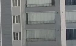 Çatıdaki karı temizlerken hayatını hiçe saydı