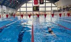 Niğde’de yüzme grup müsabakaları başladı
