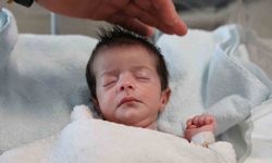 Doğuştan yemek borusu olmayan 4 günlük bebek, hayata tutundu