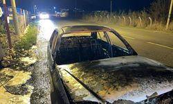 Hareket halindeyken yanan otomobil küle döndü