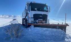 Kırsalda kapalı yol kalmadı: Büyükşehir 266 mahalle yolunu ulaşıma açtı